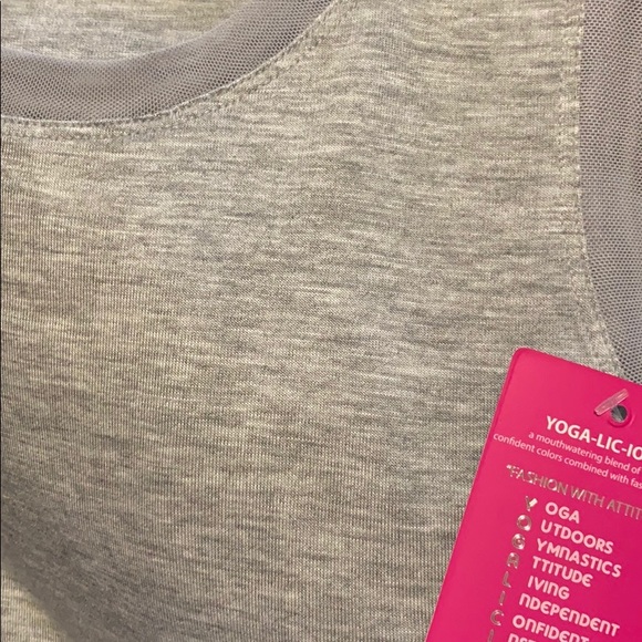 Yoga-lic-Ious Grey Workout Tank🌸 - Picture 3 of 4